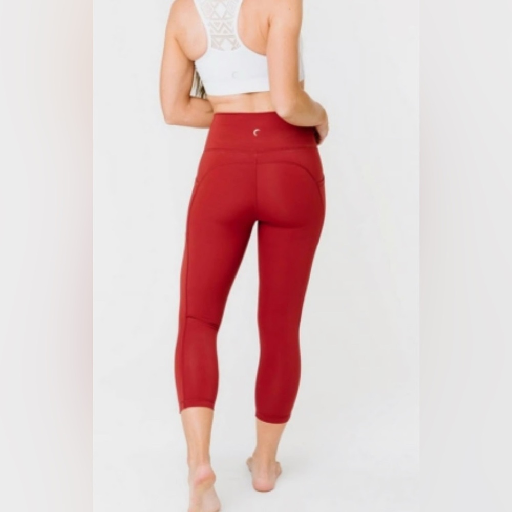 ZYIA Active $69 Red Pocket Light n Tight Hi-Rise Capri XL 16/18 EUC